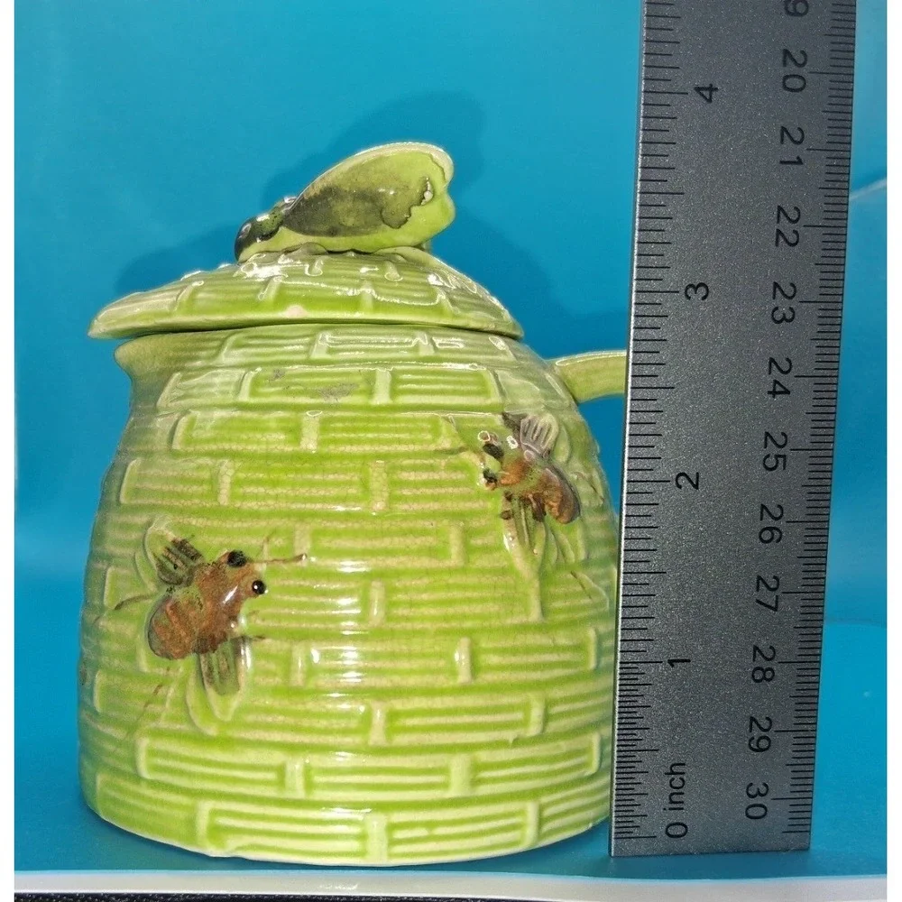 Vintage Green 3D Bee Creamer/Honey Pot Cottagecore Collectible Ceramic EUC